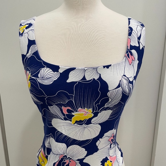 Ava Sky Tops - Ava Sky Bodysuit, M, Blue & White Flower Print